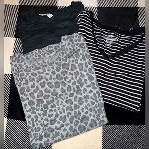 🖤3 pack basic printed short sleeve tees!🖤 (ALL SIZE MEDIUM , SHORT SLEEVES!!!)